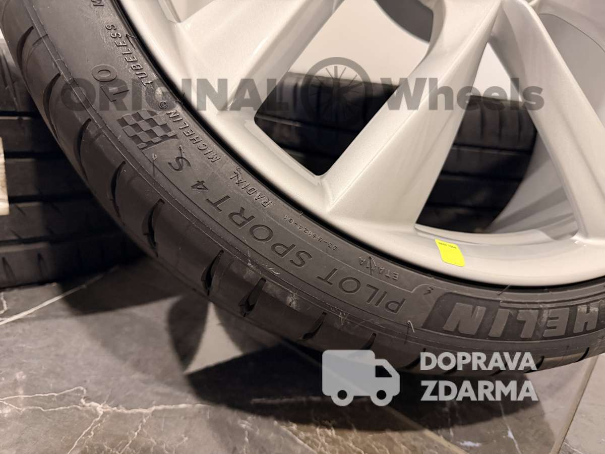 originální alu sada letní Tesla Model S 1075749-00-C 1075748-00-D r21 Arachnid