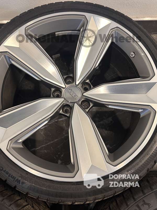 original audi rs5 rs4 r20 8w0601025f DPH