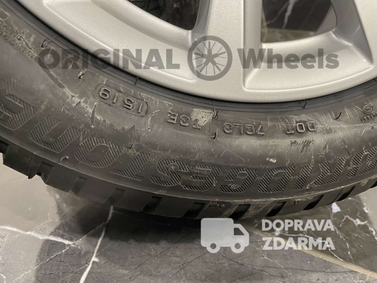 original audi a1 r16 zimní 5x100 82A601025C DPH