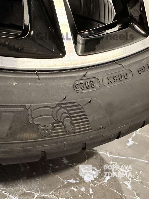 original Mercedes GLS r23 X167 v167 A1674017800 7700 DPH