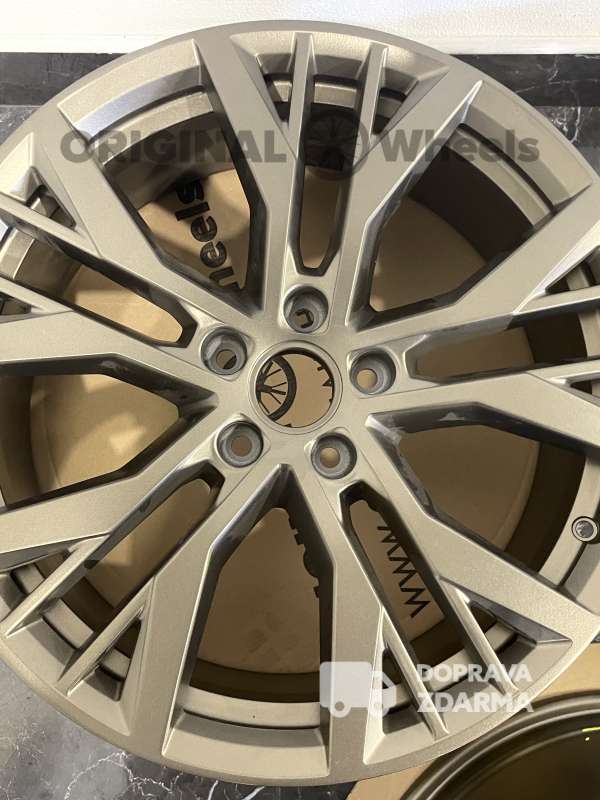 original Golf GTI 7 Santiago r19 5x112 5G0601025AN