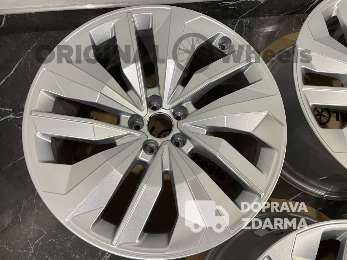 original audi e tron S R20 5X112 4ke601025e