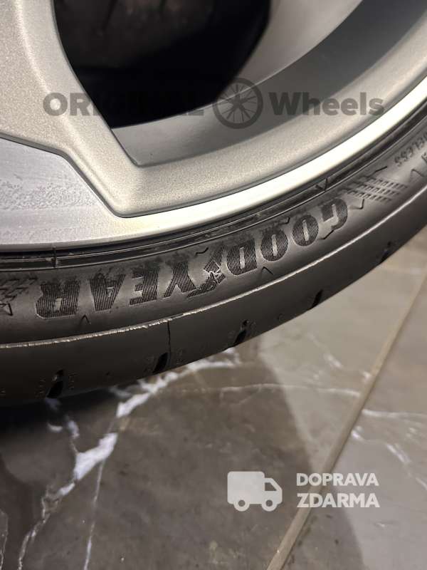 original alu kola ráfky letní Audi A5 8W B9 F5 r20 8W0601025CF