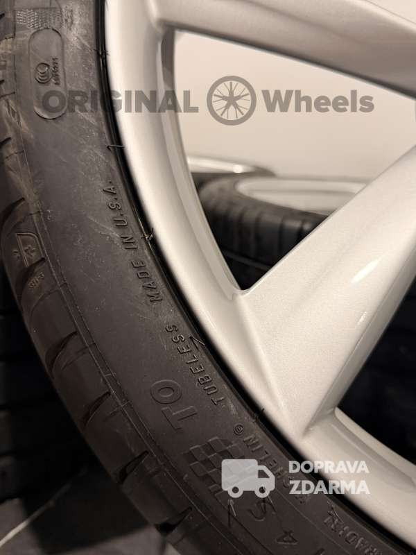 originální alu sada letní Tesla Model S 1075749-00-C 1075748-00-D r21 Arachnid