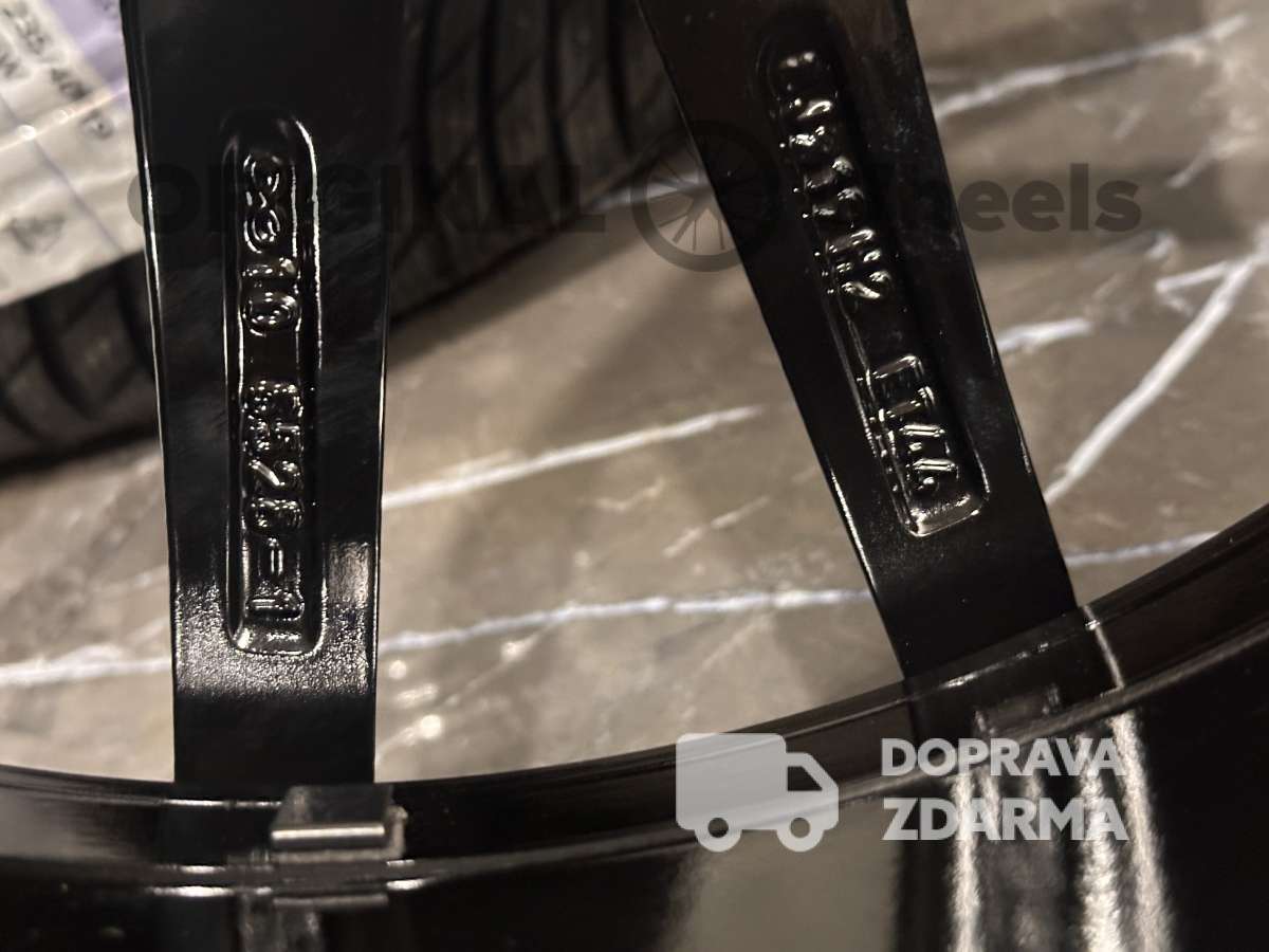 original alu kola ráfky vw passat pretoria r19 zimní 3G0601025BH